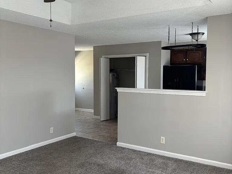 363 Donna Dr — Photo 5