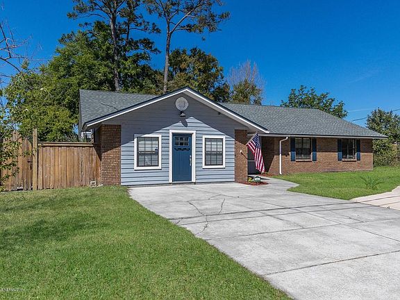 2nd image of 1463 Baylor Ln