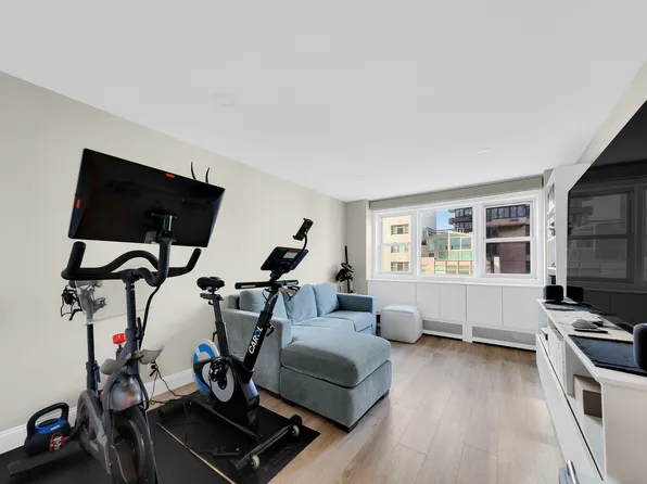 446 East 86th Street 7C image 4 of 5