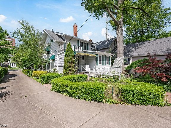 5th image of 1351 Manor Park Ave