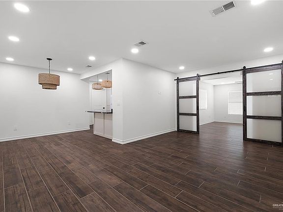 5th image of 1012 S 9th Ave