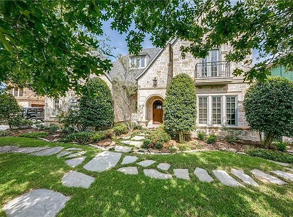 2nd image of 2202 Stone Hollow Dr