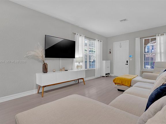 5th image of 6893 Julia Gardens Dr