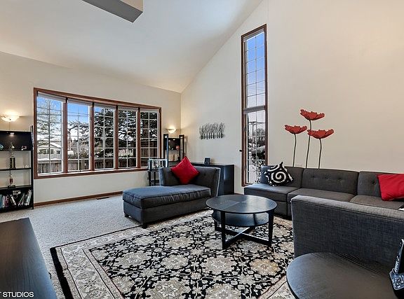 4th image of 1011 Claremont Dr #1011