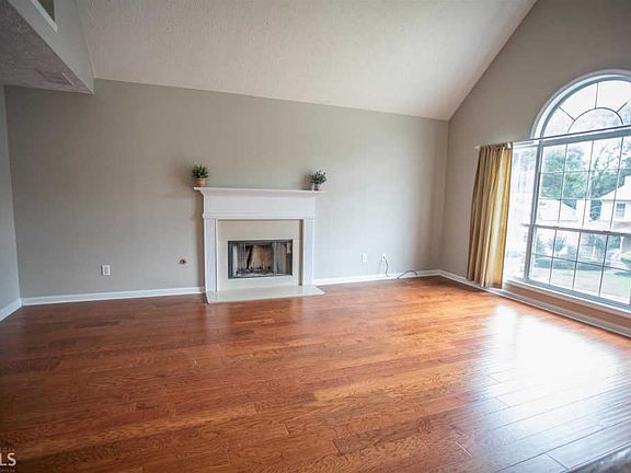 2nd image of 371 Fountainmist Trl
