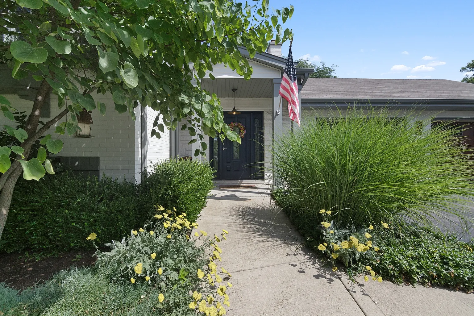 910 Huckleberry Ln photo 1