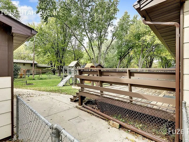 11617 Utah Ave N — Photo 10