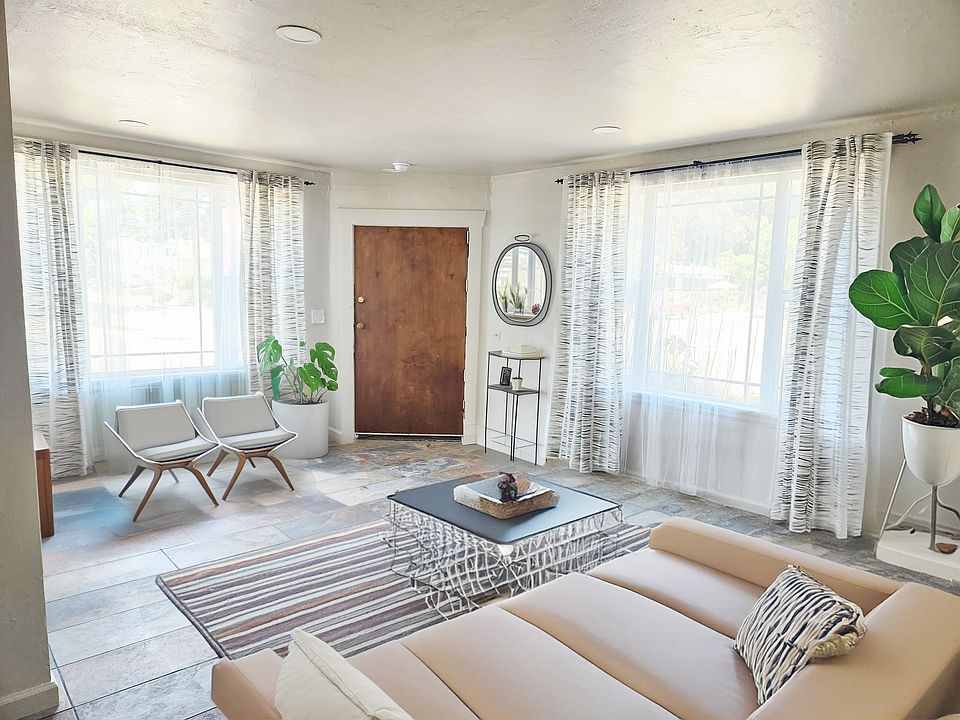 virtually STAGED photo