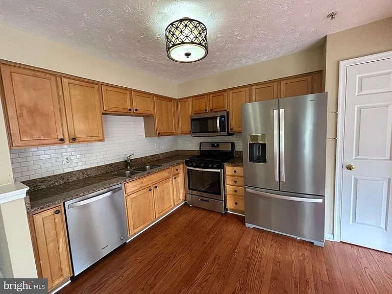 8718 Belleau Ct — Photo 2