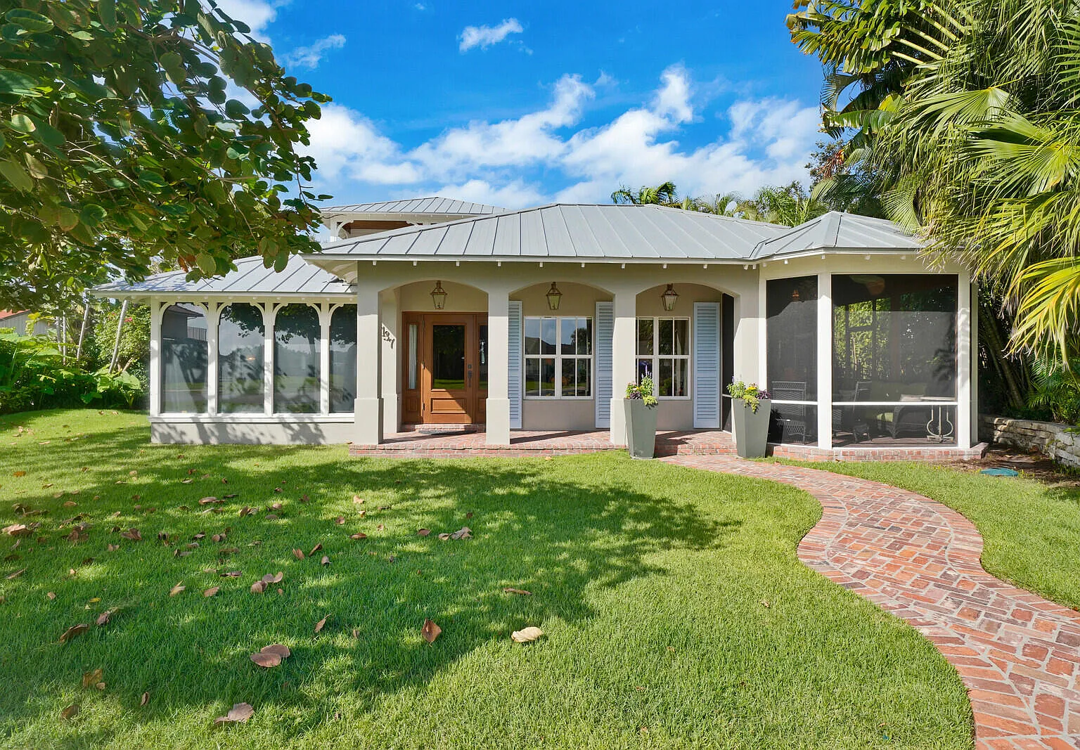 3 bed, 3.0 bath, 1970 sqft, $12,100 — Photo 3