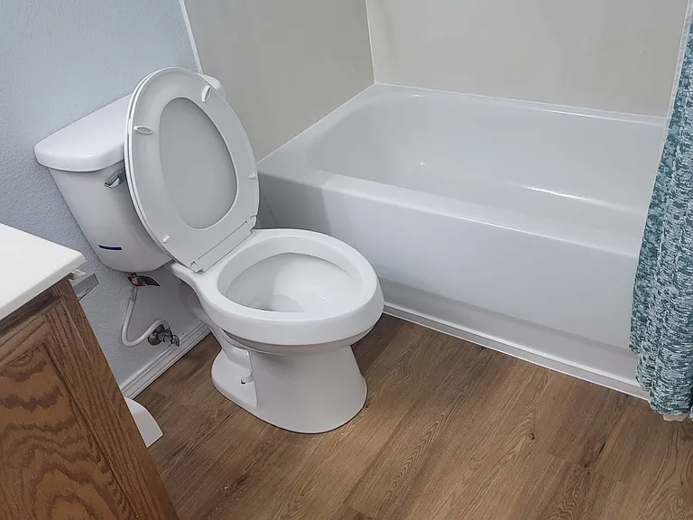 1418 Laguna Ct NE — Photo 24