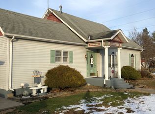 1108 S Macoupin St, Gillespie, IL