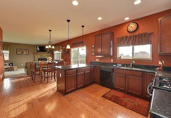 2nd image of 838 Greystone Dr