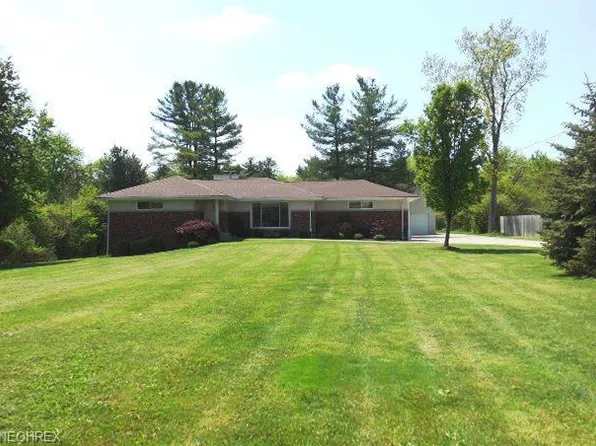 967 Parker Rd, Aurora, OH 44202