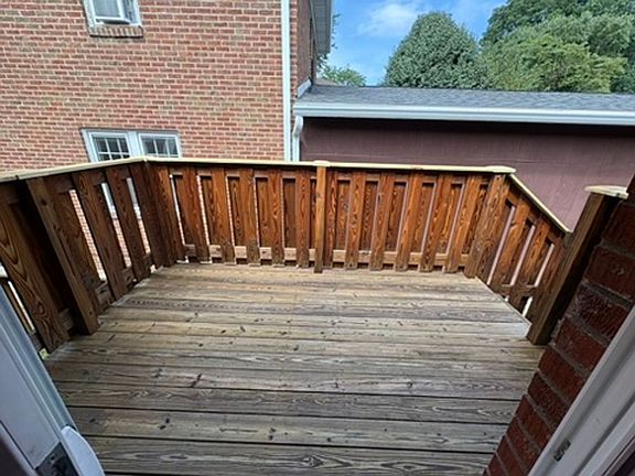 5th image of 2407 Plum St