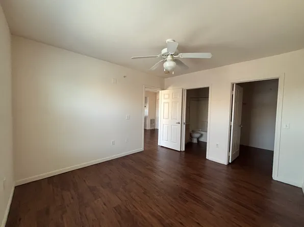 5220 Scott St #203, Houston, TX 77004