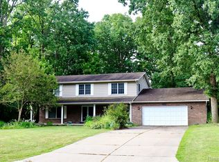 6263 Stonegate Pkwy, Flint, MI 48532