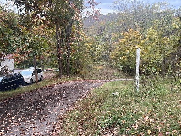 Exterior Neighborhood (street photo)