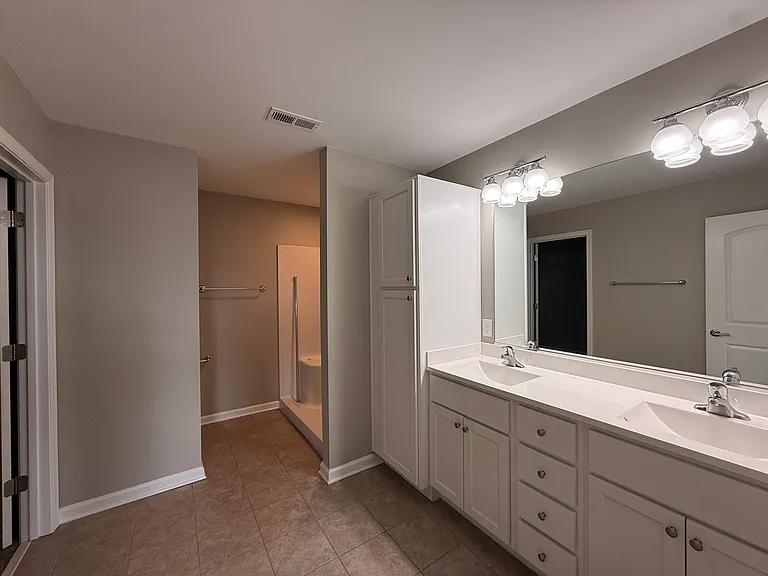 270 Mabdarin Dr — Photo 18