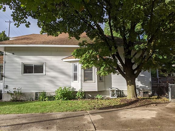 5th image of 2430 Winfield Ave SW