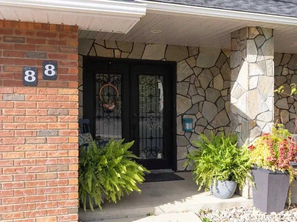88 S Cypress Way SE, Medicine Hat, AB T1B 1G8