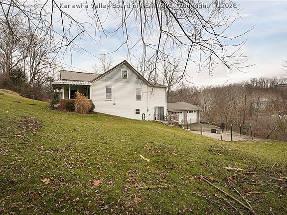 4th image of 140 Roberts Rd