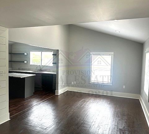 3rd image of 860A Harle Ave NW