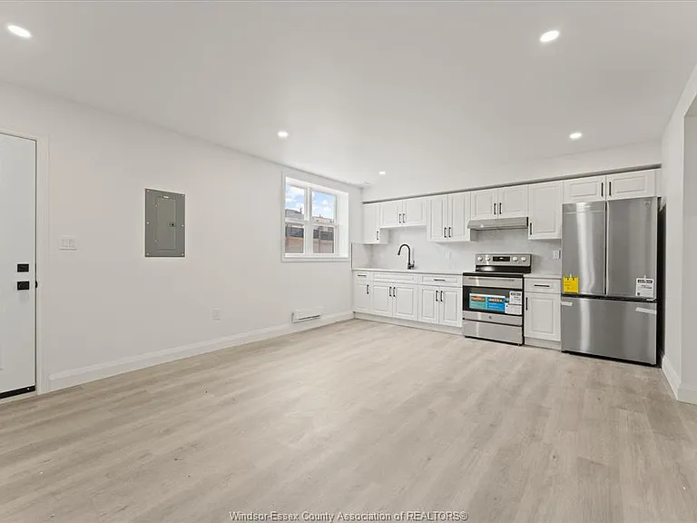 702 Pierre Ave #4 — Photo 5