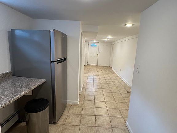 5th image of 250 Soundview Rd #2