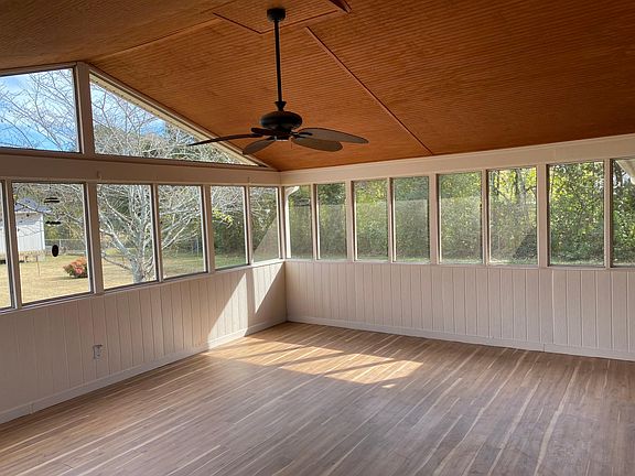 5th image of 822 Neal Dr