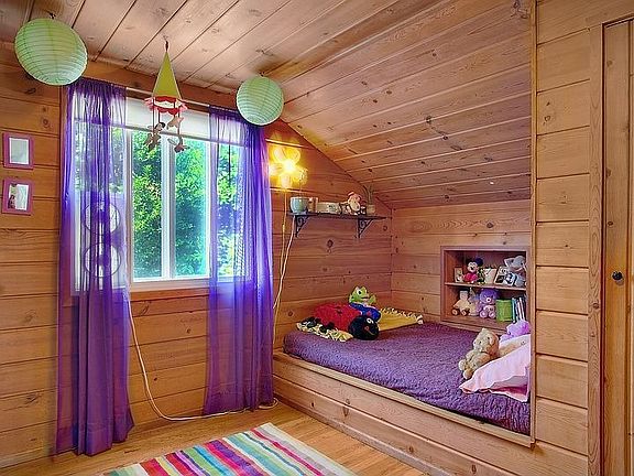 Upstairs bedroom