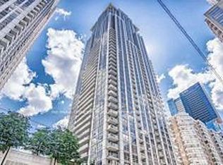 761 Bay St #4212, Toronto, ON M5G 2R2