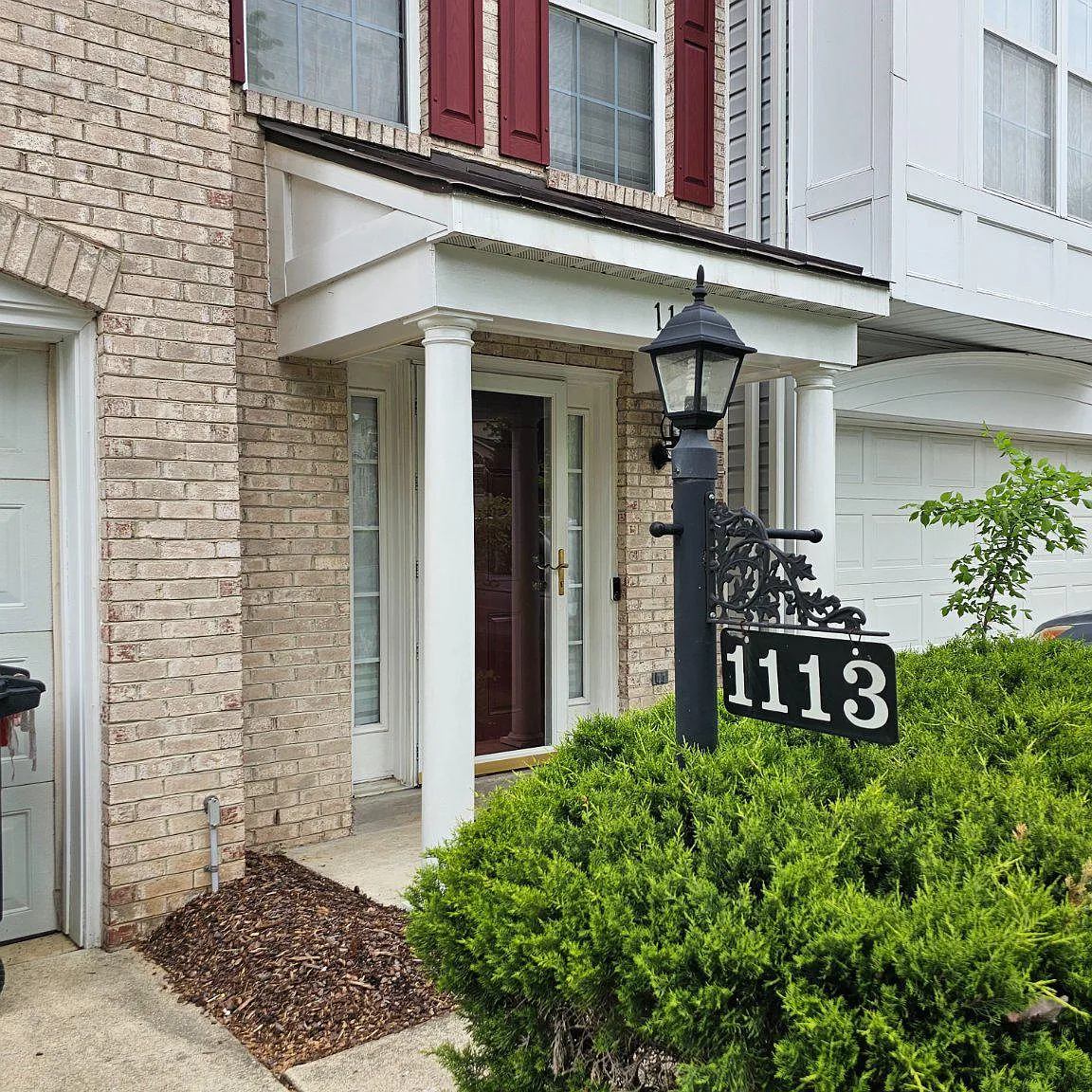 3 bed, 3.5 bath, 2442 sqft, $3,350 — Photo 2