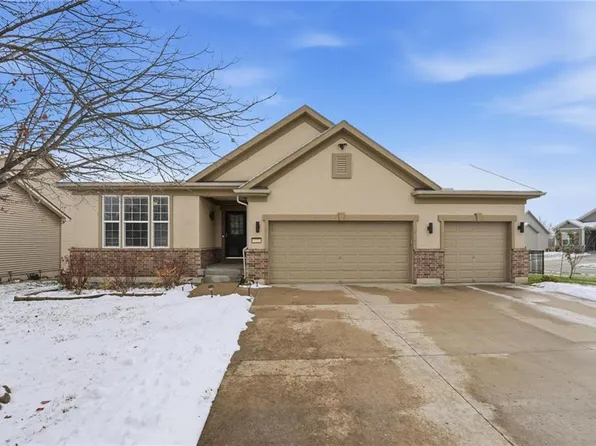 1021 SW Cheshire Dr, Lees Summit, MO 64083