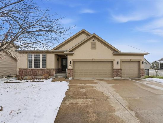 1021 SW Cheshire Dr, Lees Summit, MO 64083