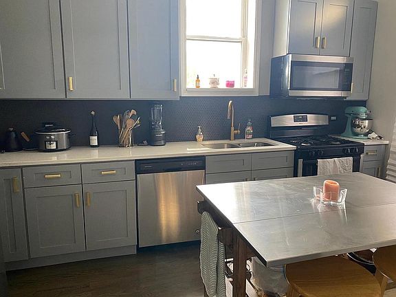 3rd image of 5906 S Calumet Ave #2