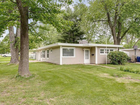 2nd image of 27 Saint Celeste Dr