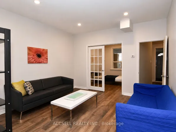 325 Greenwood Ave, Toronto, ON M4L 2R6