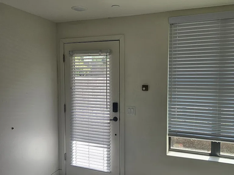 214 S Roosevelt St #L — Photo 40