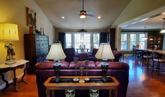 2nd image of 488 Arden Dr