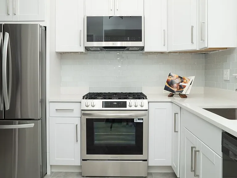 65 Poe Ave #2 — Photo 24