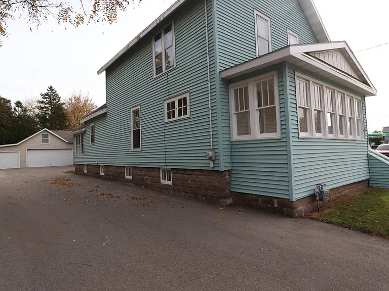 510 Bowen St — Photo 2