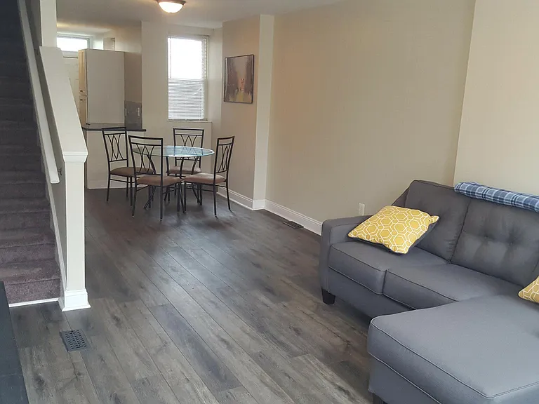 3415 Mount Vernon St — Photo 2