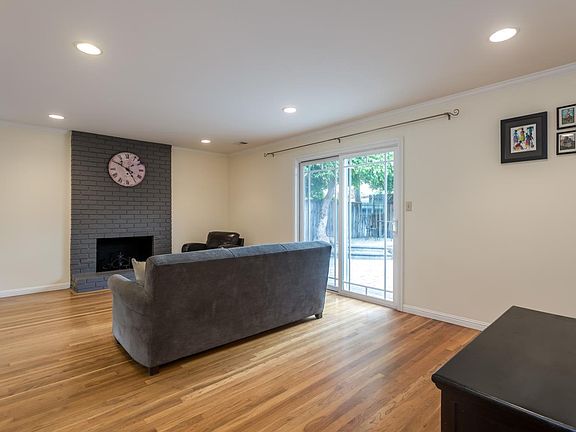 3rd image of 3764 Blossomview Dr