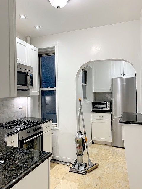 1st image of 16 Jones St #2B