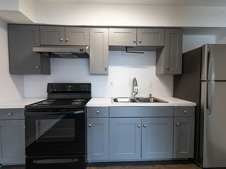 BWT - Brentwood Townhomes — Photo 2