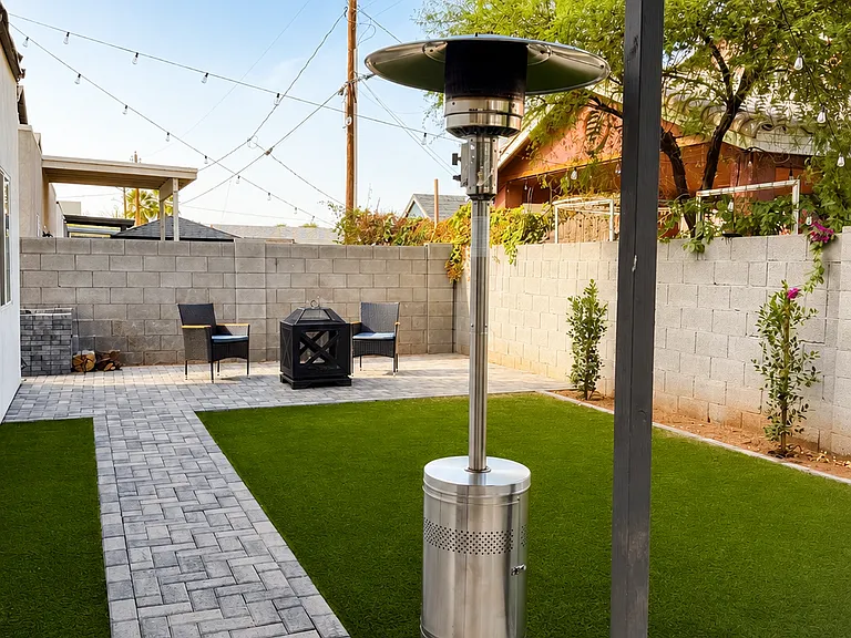 1006 E Odeum Ln — Photo 11