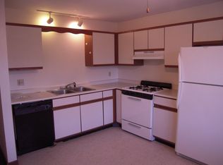 979 Glen St FLOOR 1, New Bedford, MA 02745