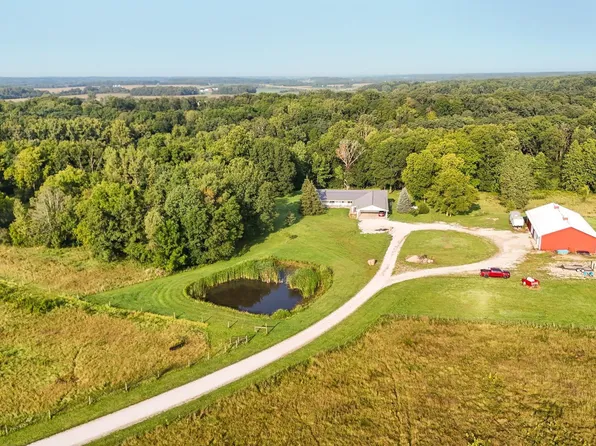 3746 W Division Rd, Peru, IN 46970