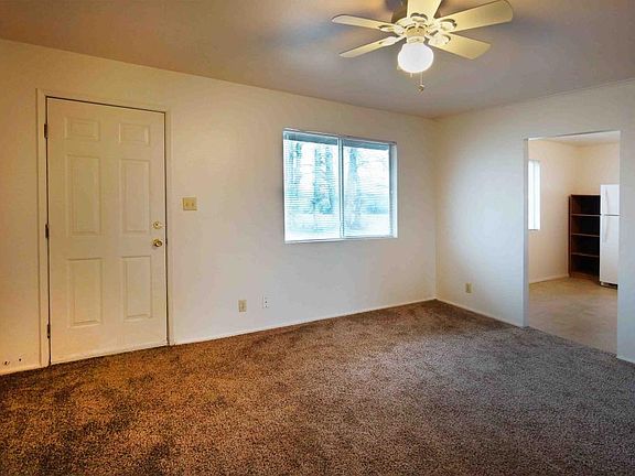 5th image of 6 Tucker Ln #10B